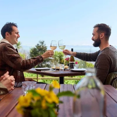 Friends dining at Tussock Hill